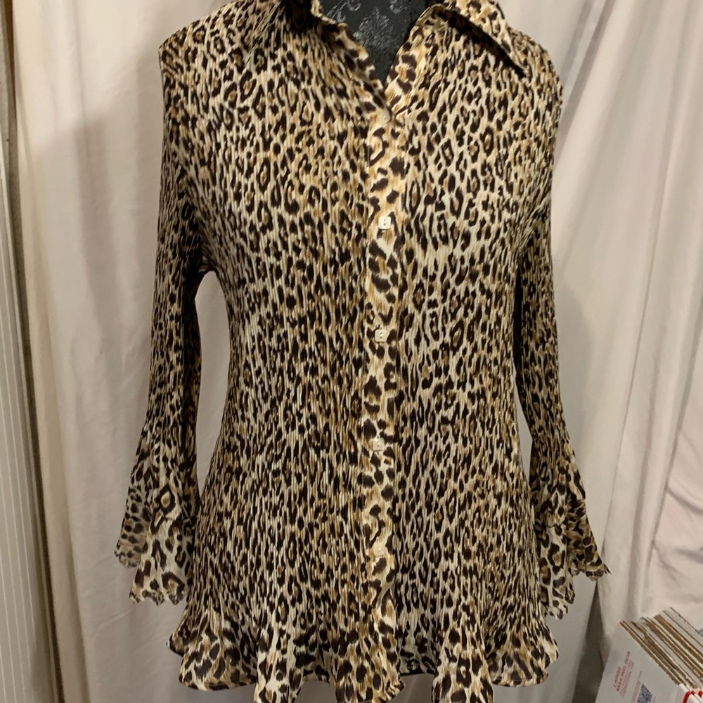 COPY - Essentials by Milano leopard print blouse